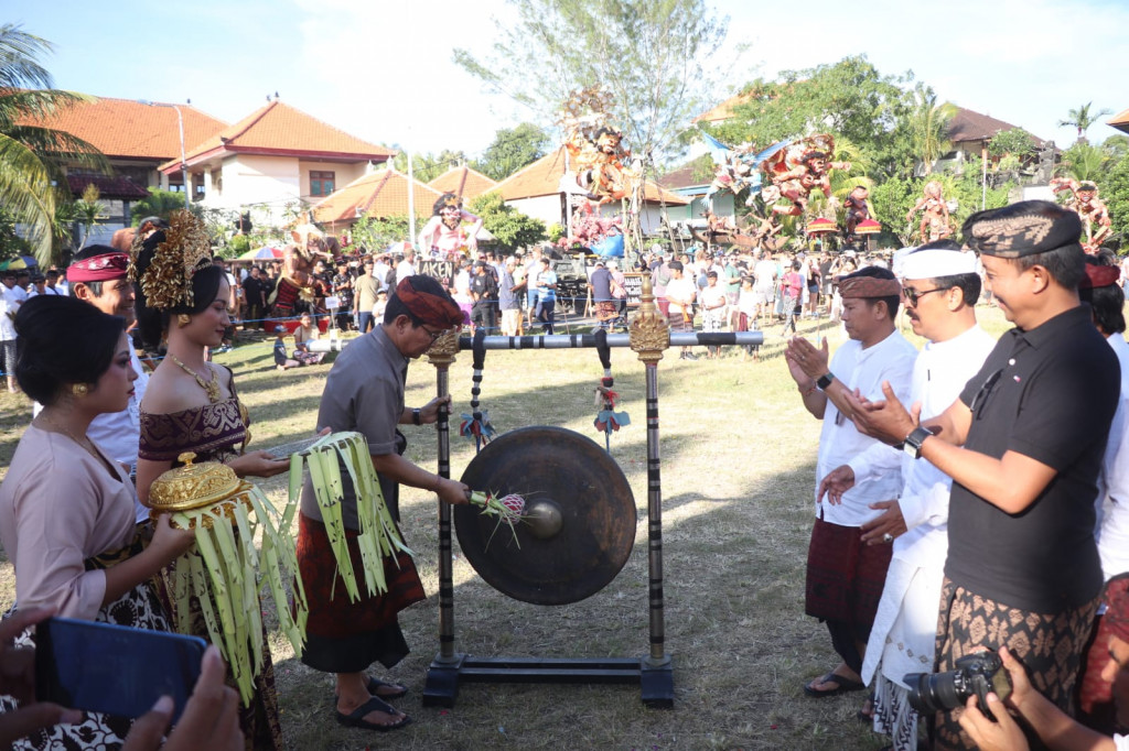Sekda Badung Buka Lomba Ogoh-Ogoh di Desa Pecatu